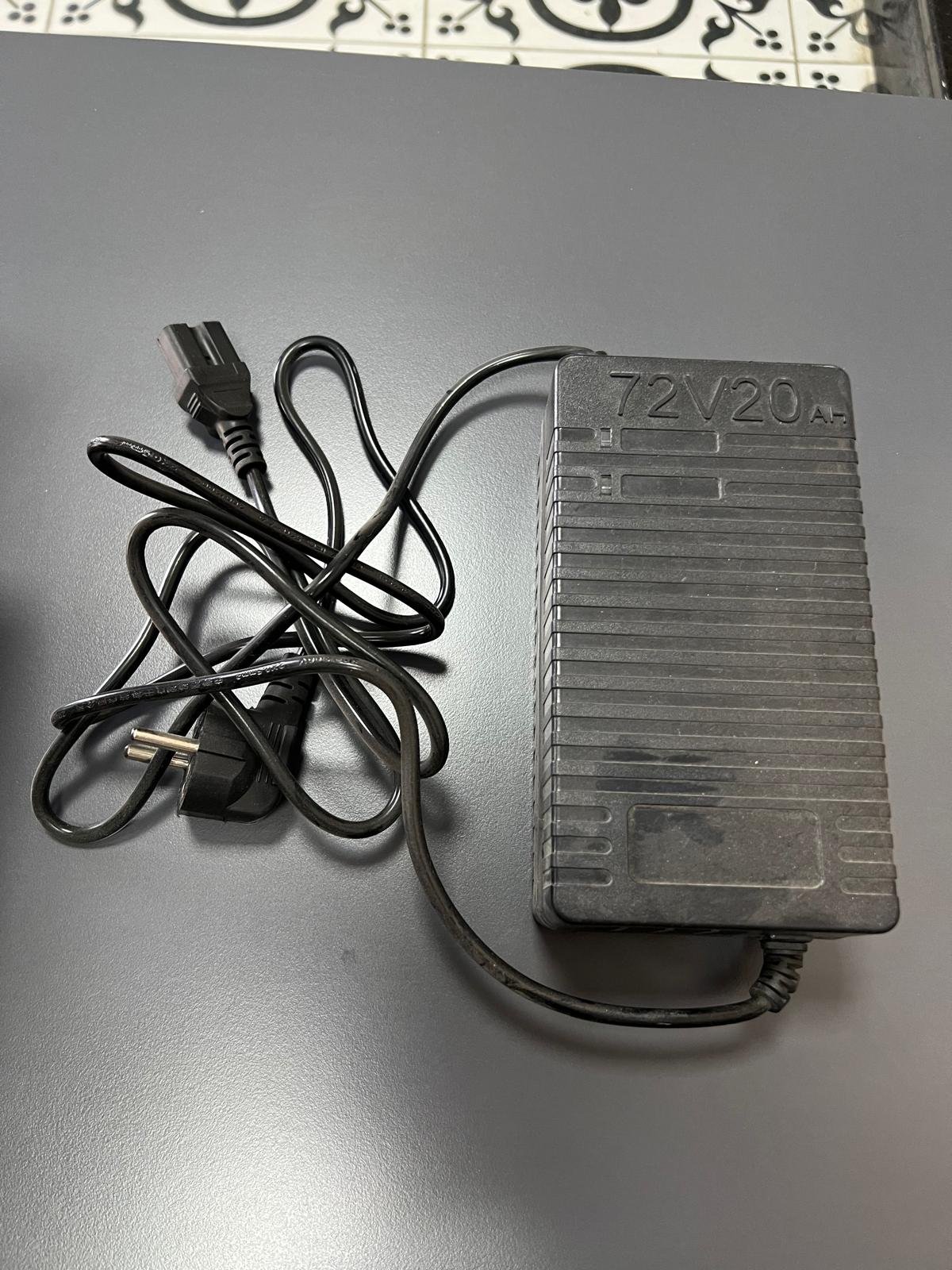 Sarj Aleti (72V 20AH)